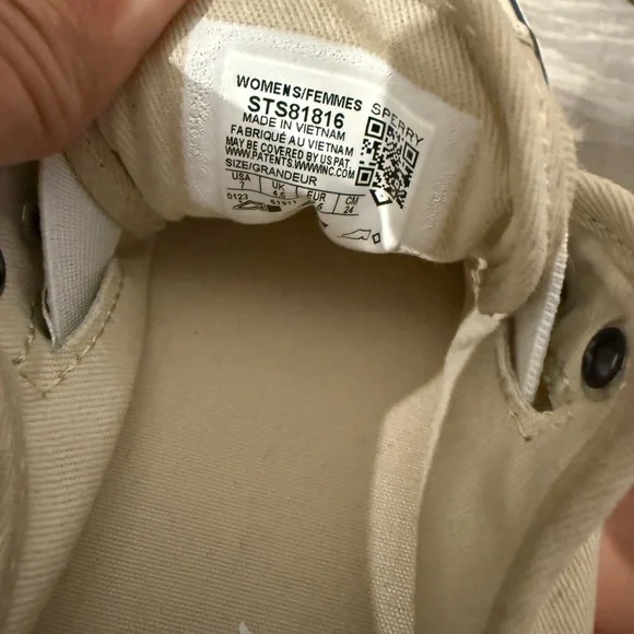 Sperry women’s Tan Canvas Shoes - Picture 4 of 6